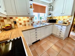 Kitchen- click for photo gallery